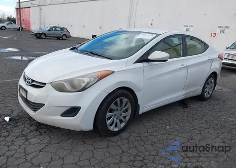 2013 Hyundai Elantra Gls/Limited z USA, uszkodzony, nr VIN 5NPDH4AE4DH204658